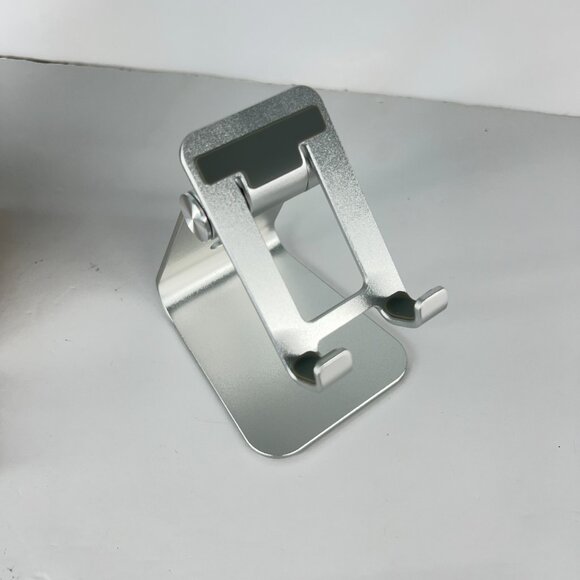 NWT Adjustable Cellphone Stand Dock Charging Port Desktop Holder Silver Aluminum - Picture 6 of 11